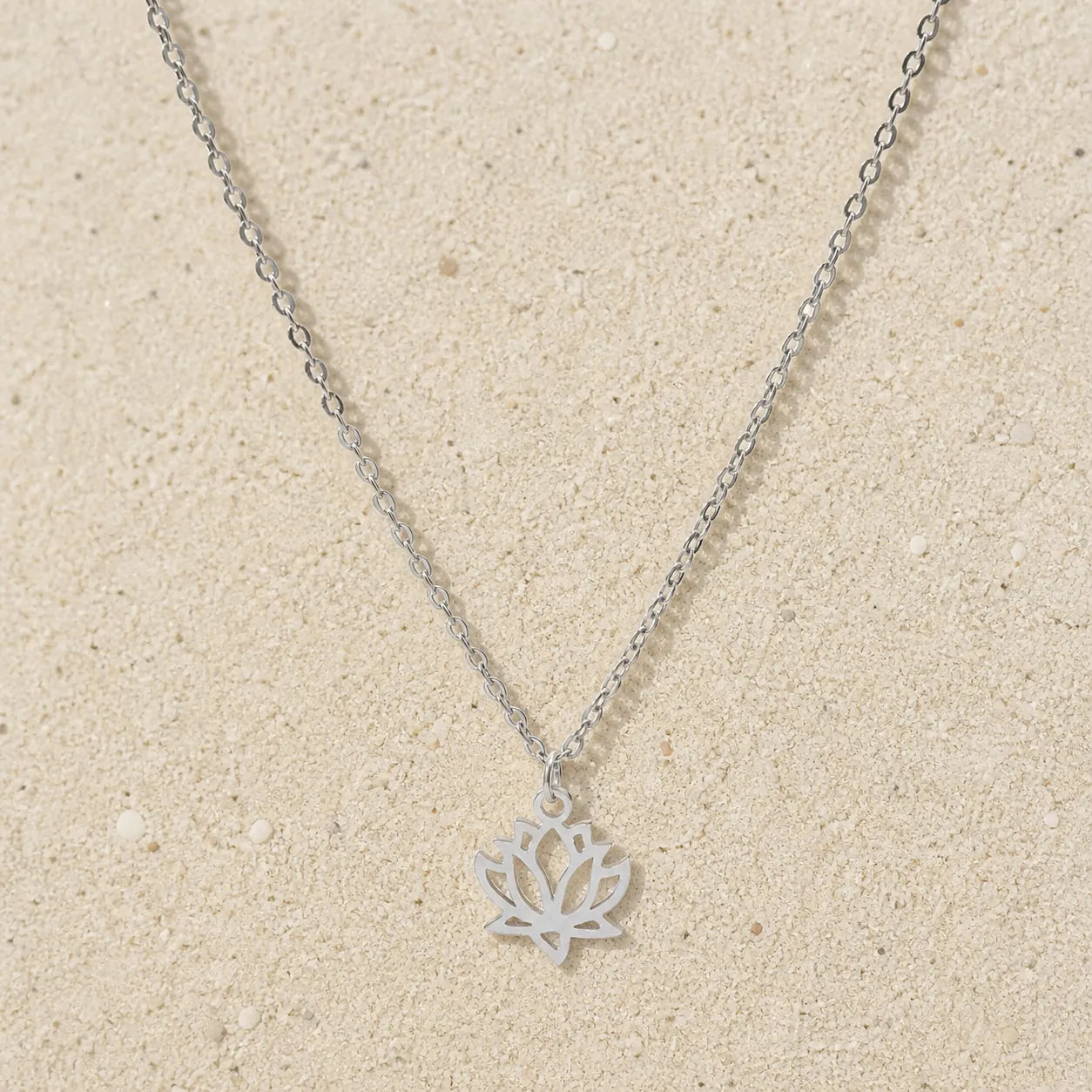 Lotus Necklace Silver on light sand