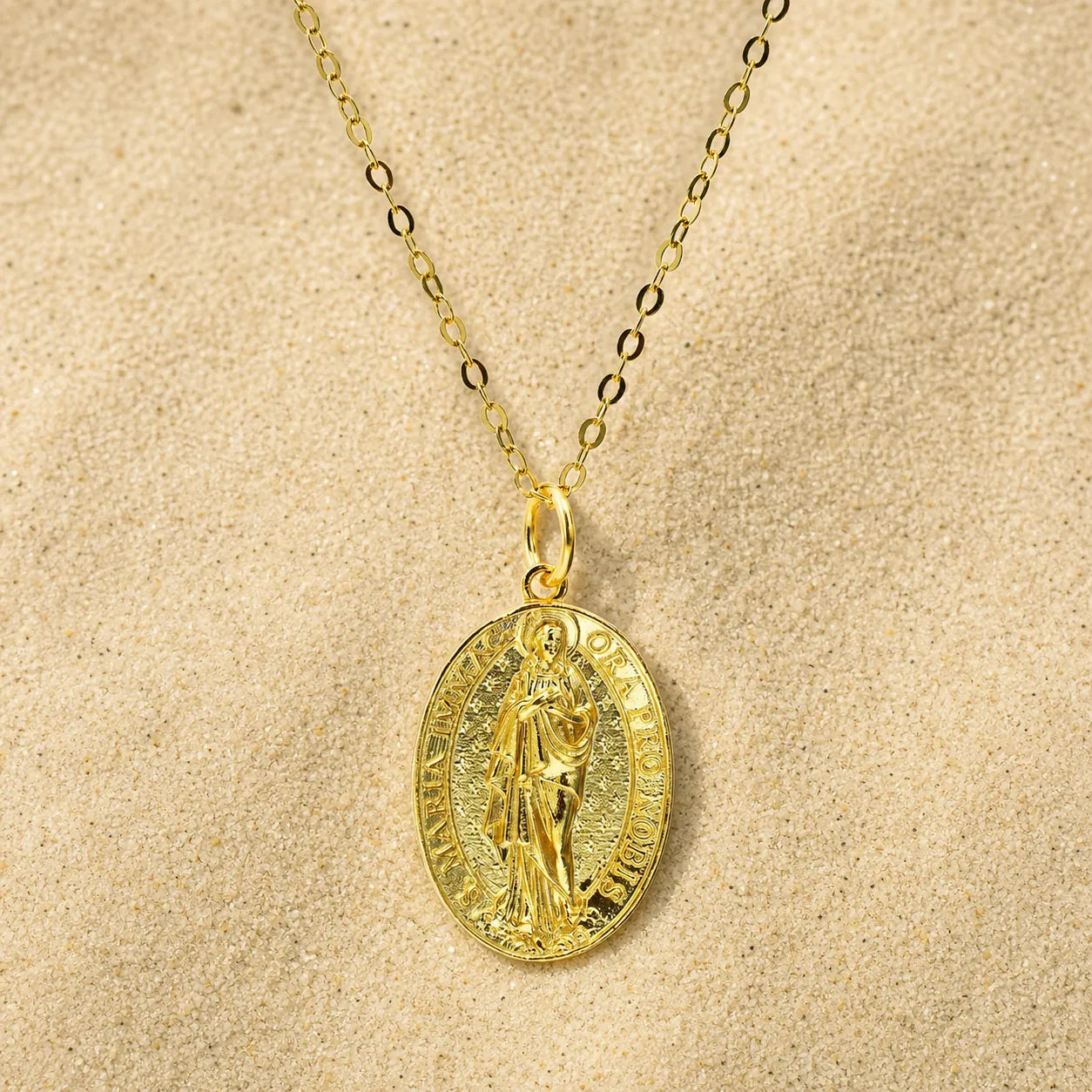 Amulet chain 'St. Maria' gold on light sand