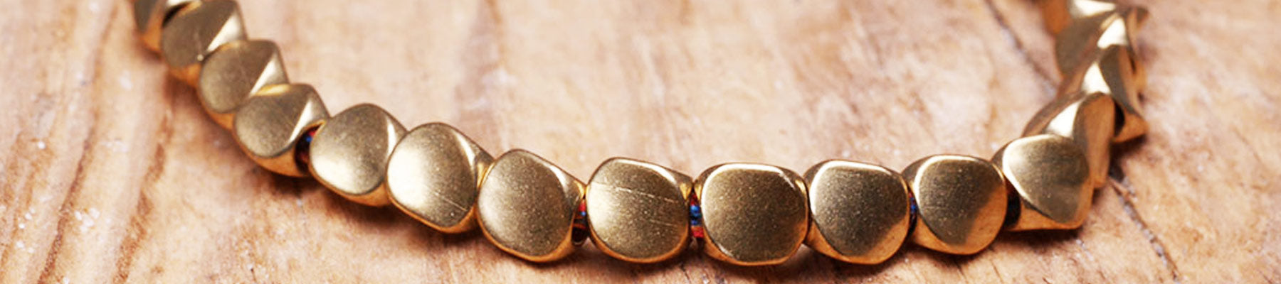 Buddhistische Armbänder
