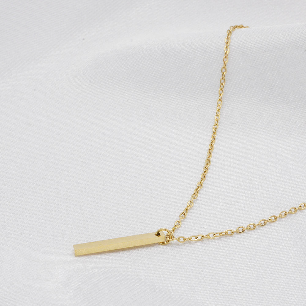 Halskette mit Stäbchen in Gold