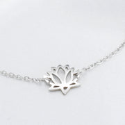 Lotus Armband Silber Detail