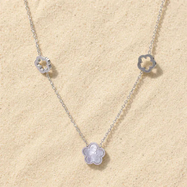 Flower Necklace Silver