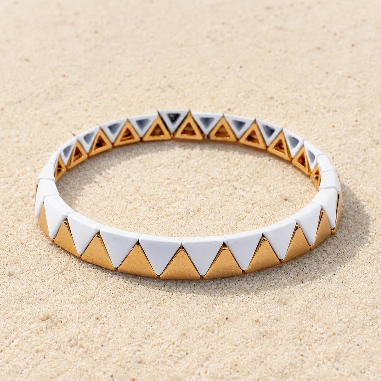 BOHO Armband auf hellem Sand
