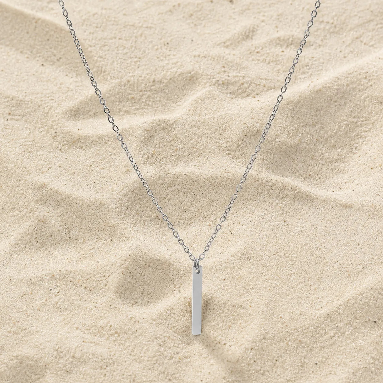 Chopstick Chain Silver on light sand