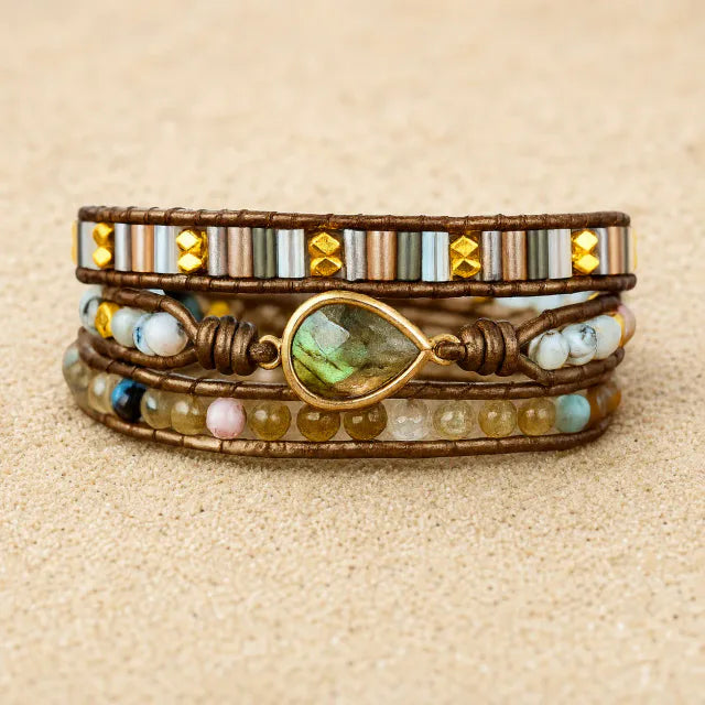 Labradorit Wickelarmband – Handgefertigt aus Naturstein (Gold-Akzente)