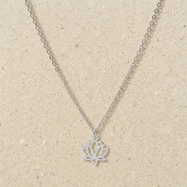 Lotus Necklace Silver