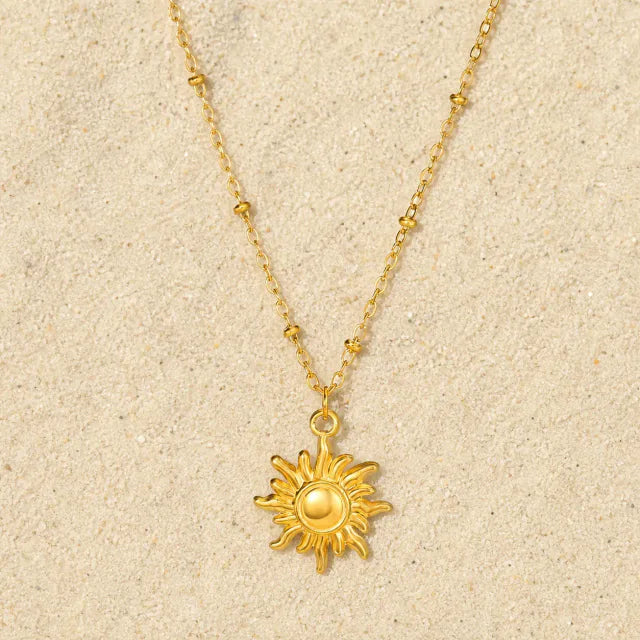Crescent Necklace Gold