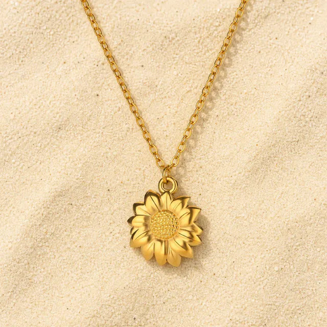 Crescent Necklace Gold
