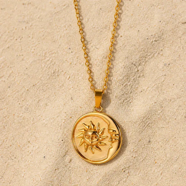 Crescent Necklace Gold